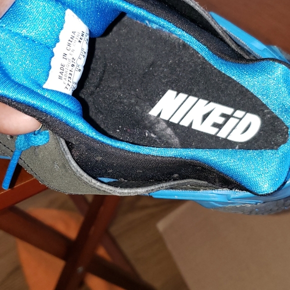 Sneakers - Picture 6 of 7